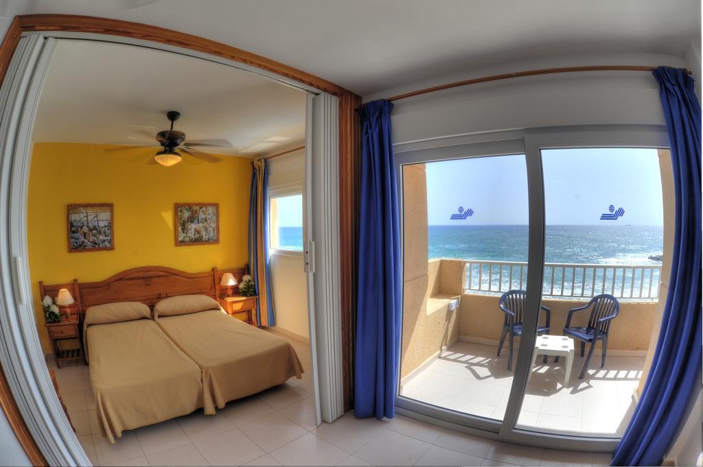Apartamentos La Mirage La Manga del Mar Menor Szoba fotó