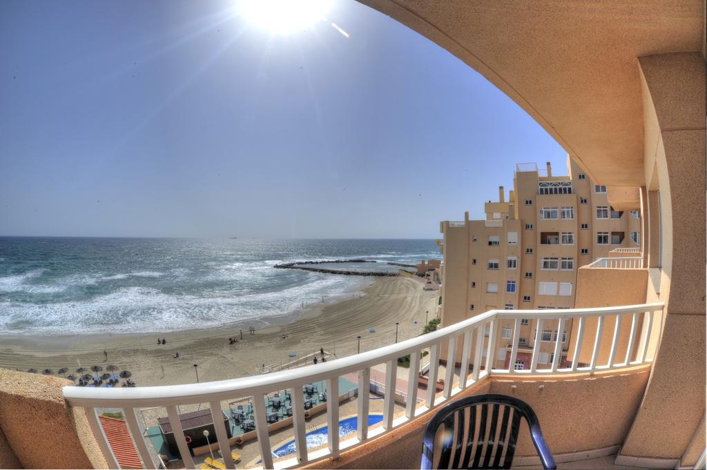 Apartamentos La Mirage La Manga del Mar Menor Szoba fotó