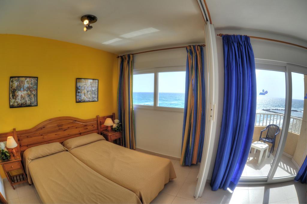 Apartamentos La Mirage La Manga del Mar Menor Szoba fotó